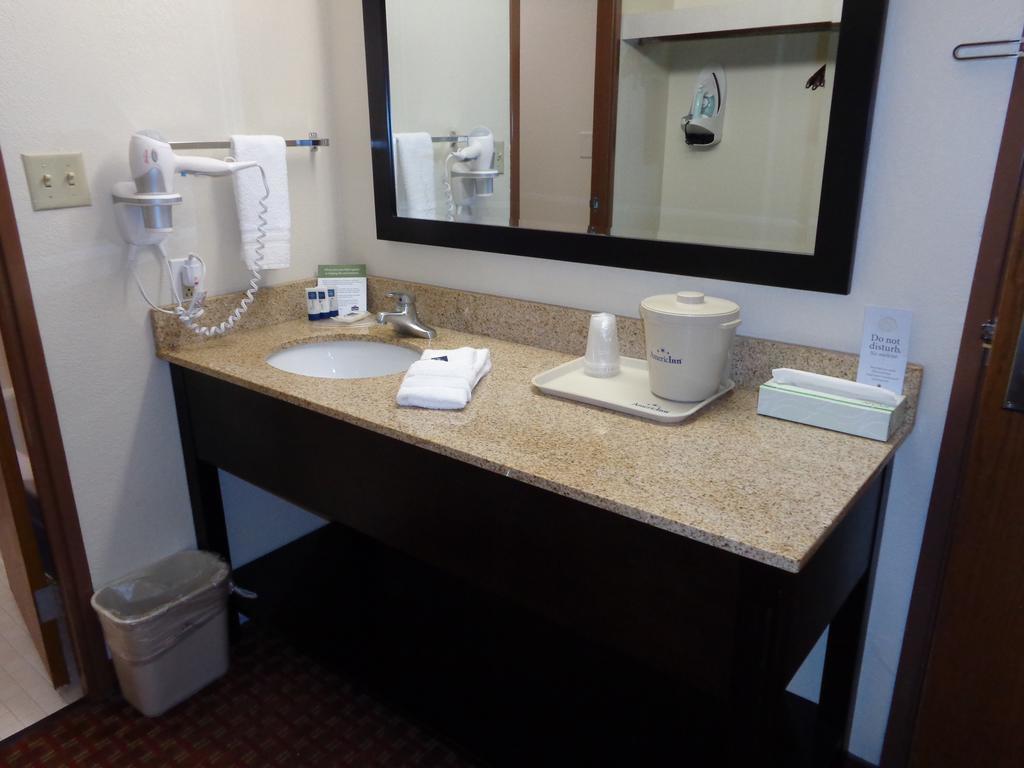 Americinn By Wyndham Johnston Des Moines Urbandale Værelse billede