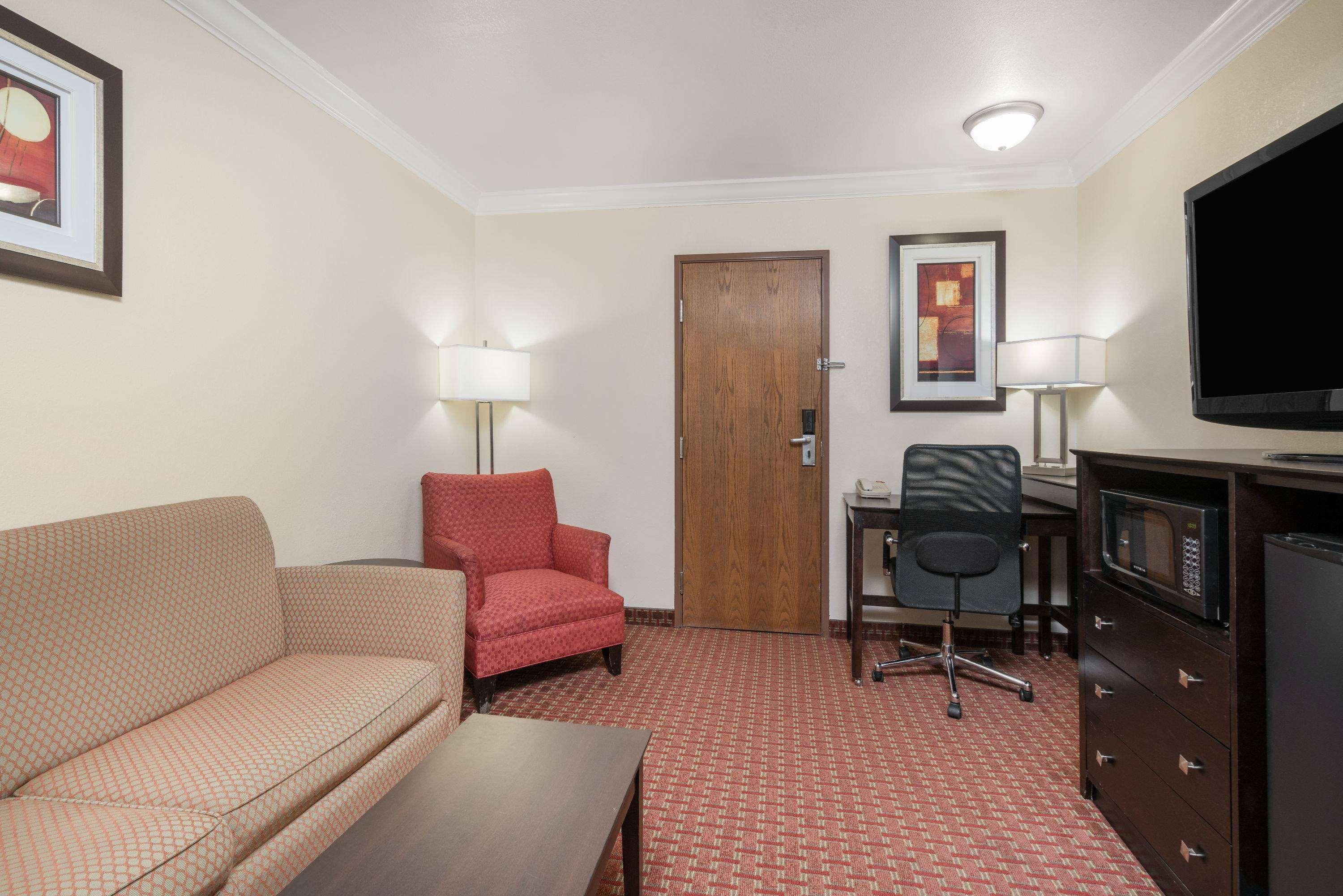 Americinn By Wyndham Johnston Des Moines Urbandale Eksteriør billede