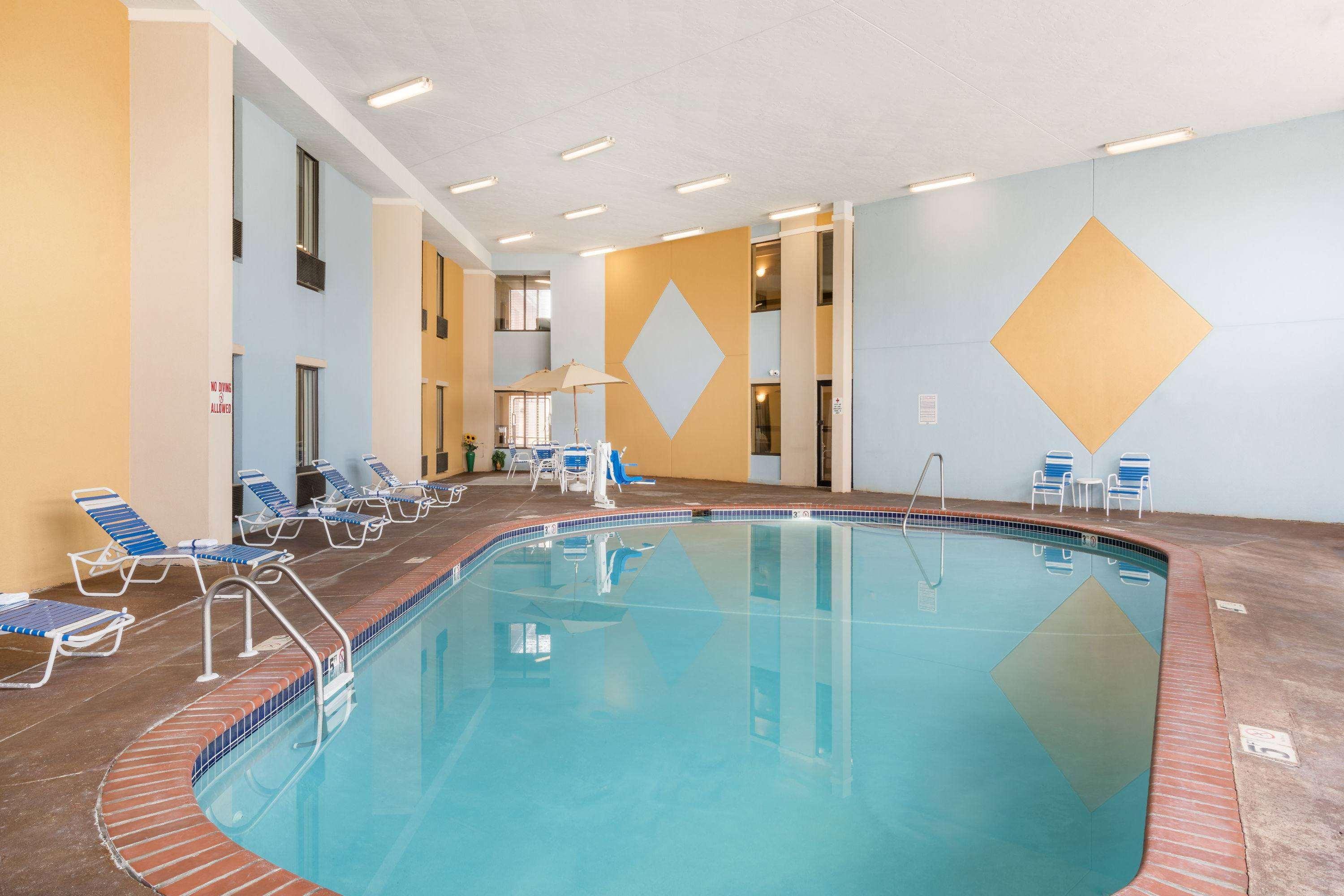 Americinn By Wyndham Johnston Des Moines Urbandale Eksteriør billede