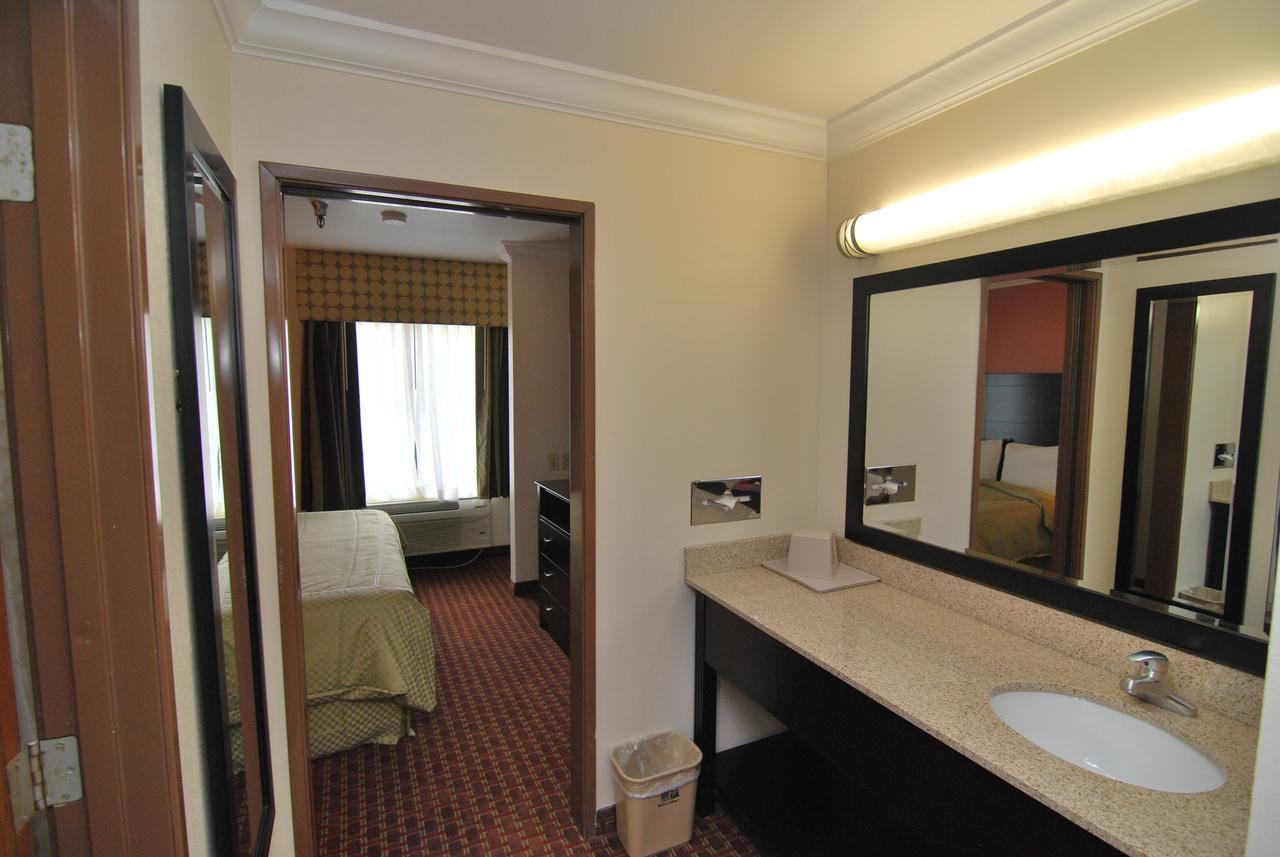 Americinn By Wyndham Johnston Des Moines Urbandale Eksteriør billede