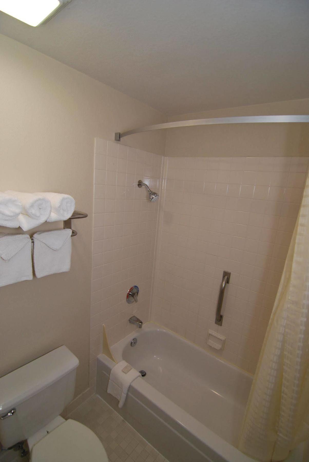 Americinn By Wyndham Johnston Des Moines Urbandale Eksteriør billede