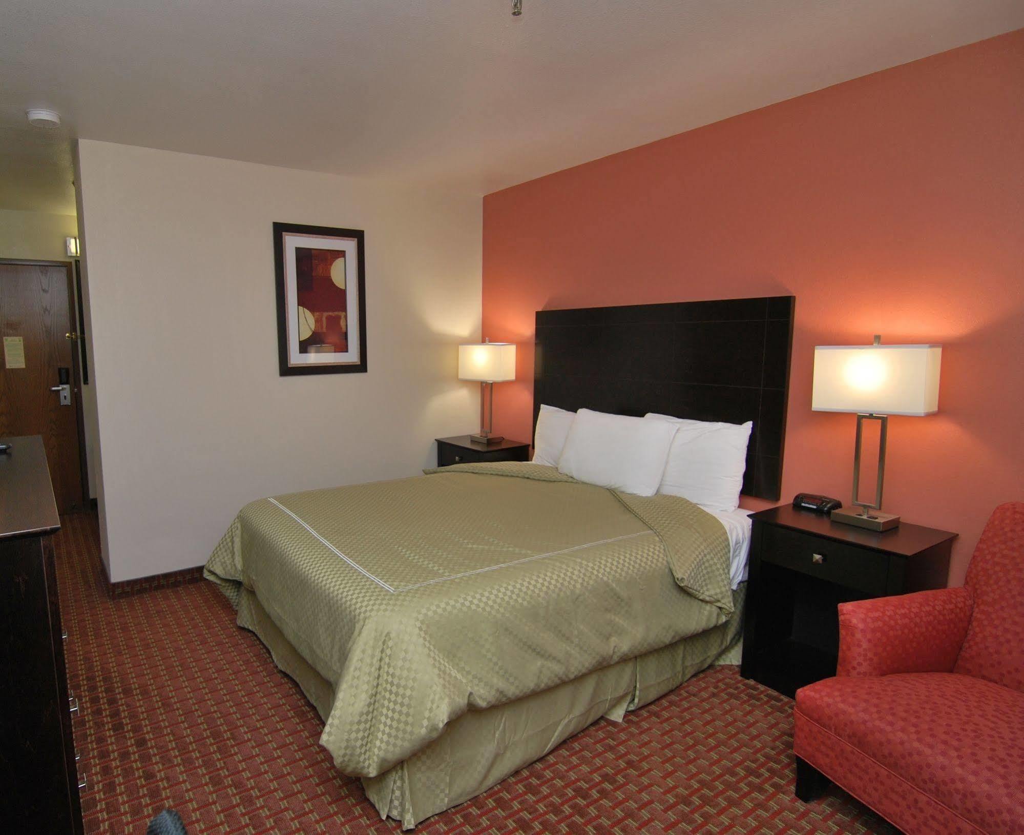 Americinn By Wyndham Johnston Des Moines Urbandale Eksteriør billede