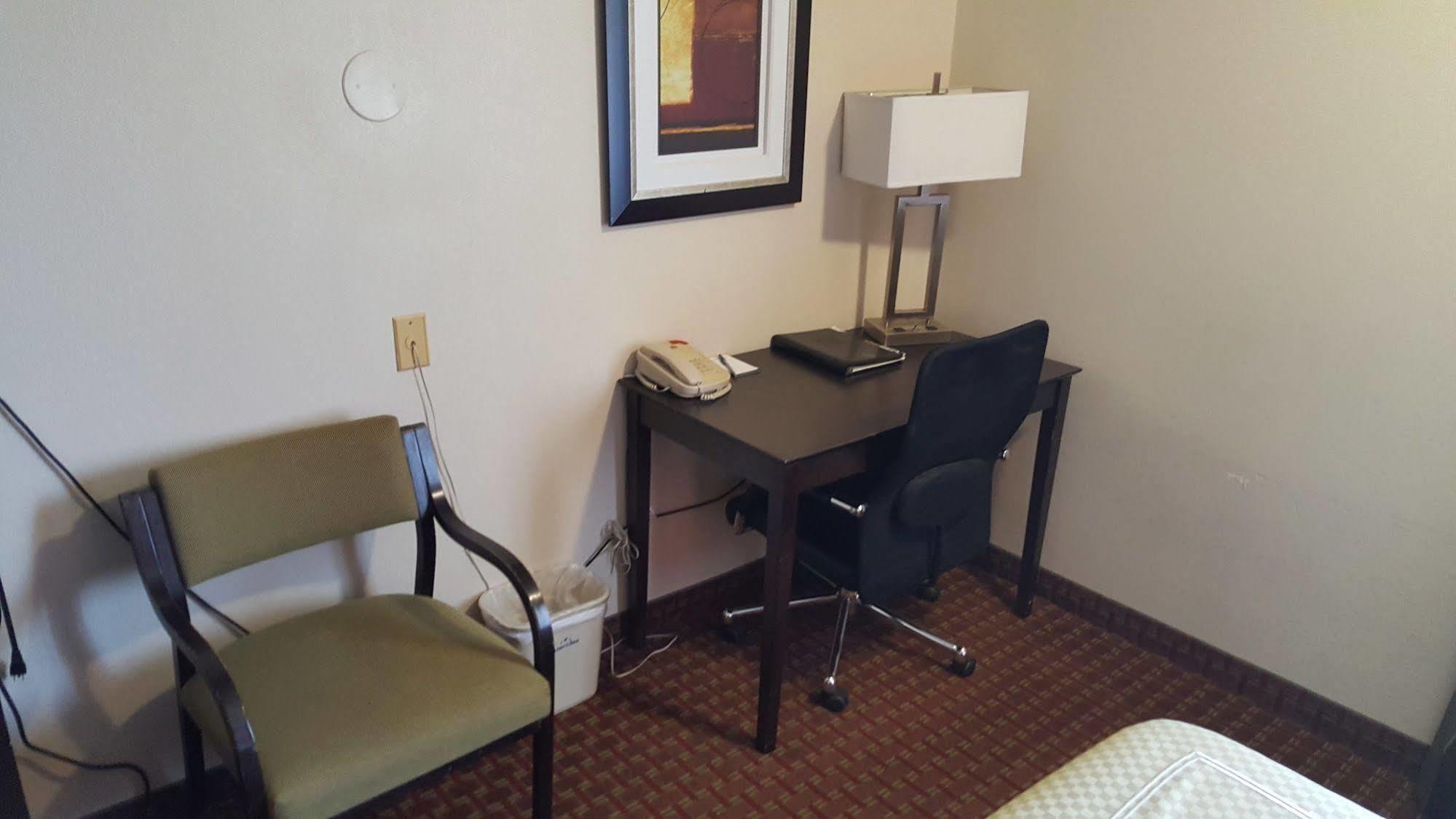 Americinn By Wyndham Johnston Des Moines Urbandale Eksteriør billede